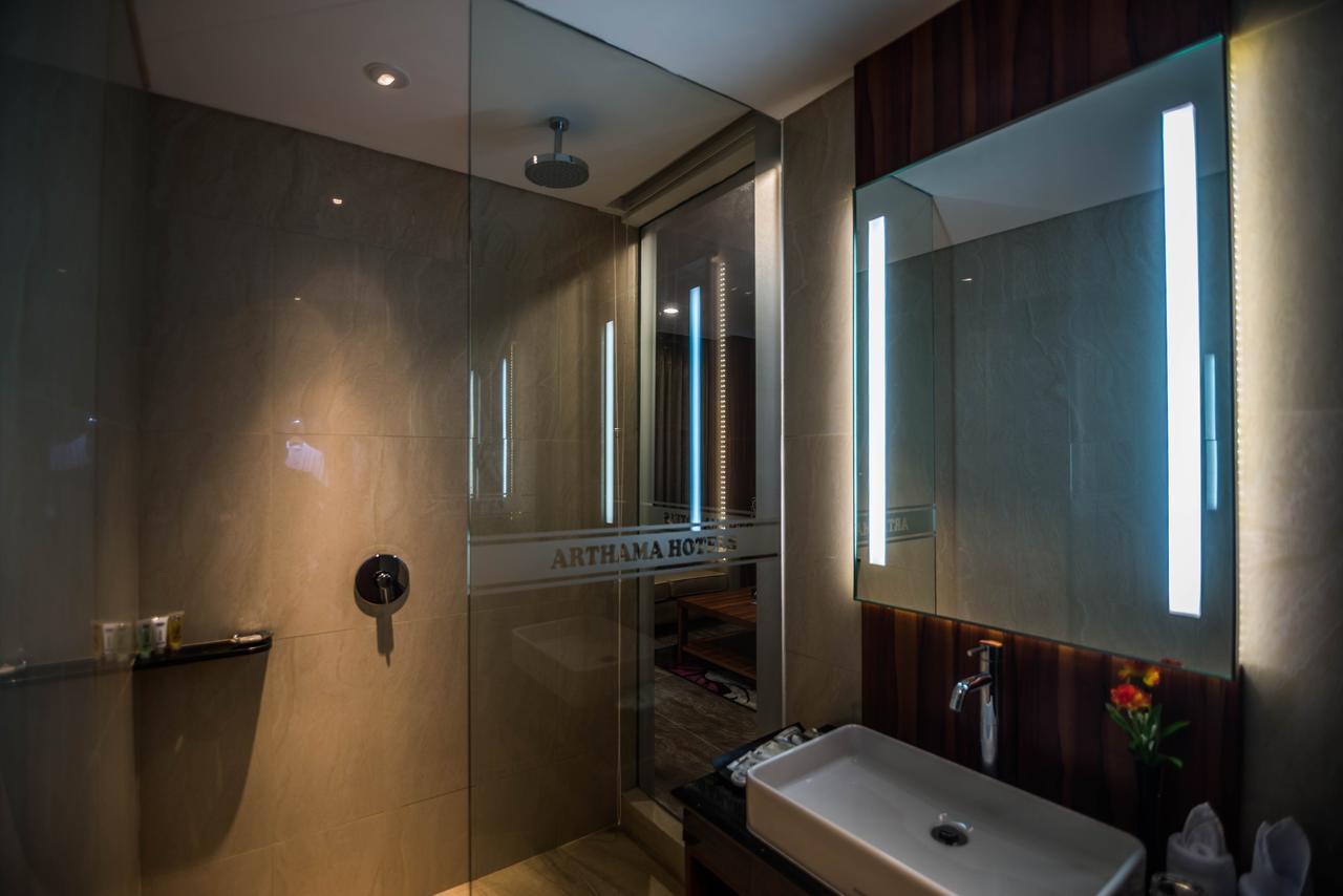 Arthama Hotels Макасар Екстериор снимка