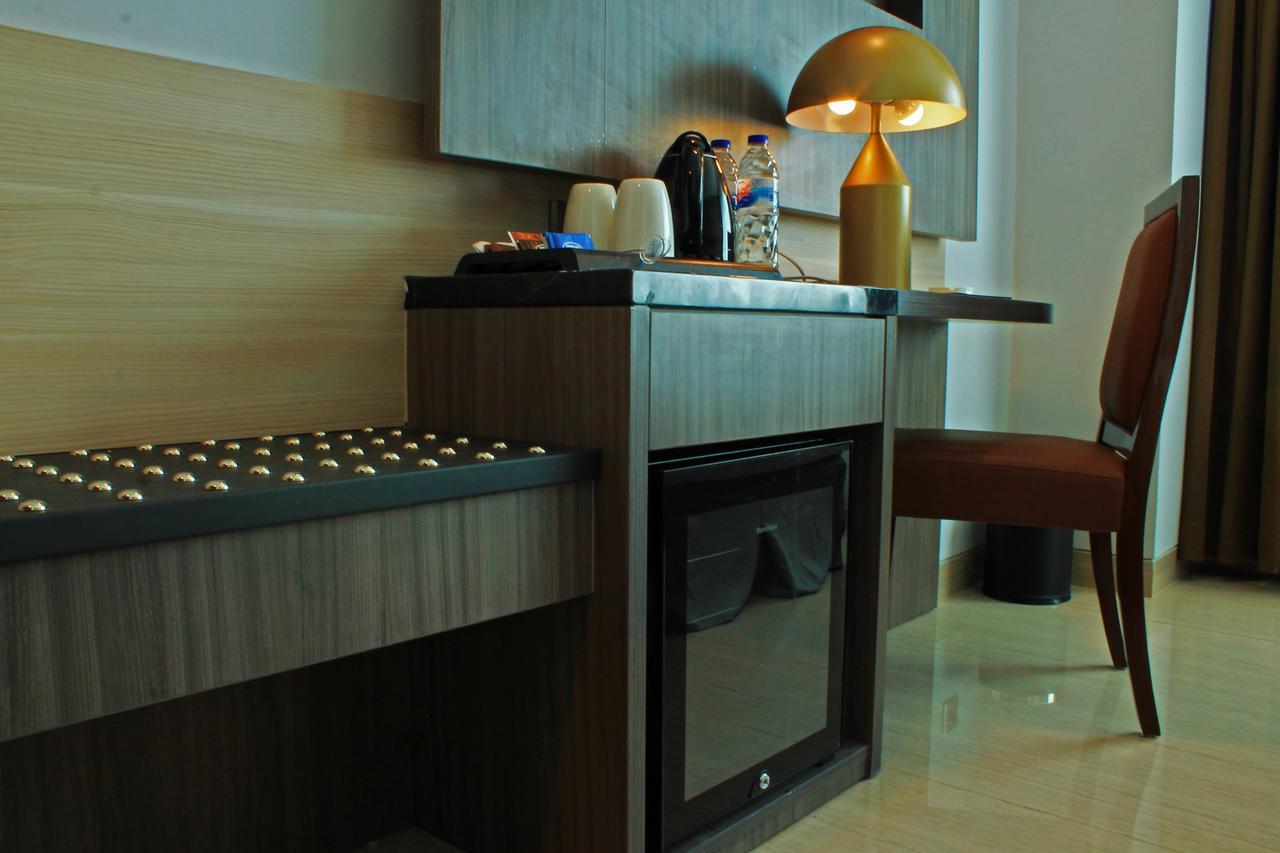 Arthama Hotels Макасар Екстериор снимка